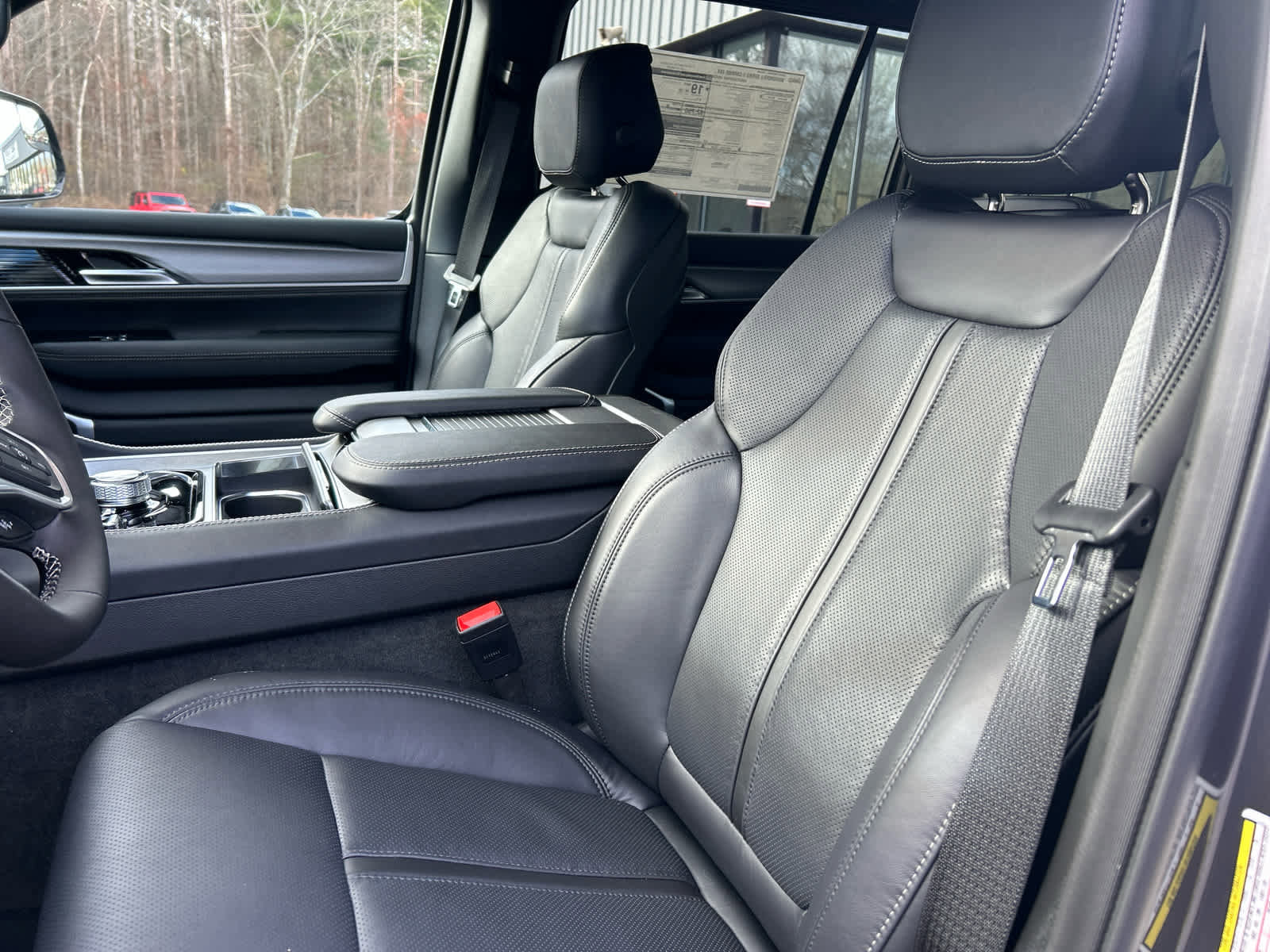 New 2025 Jeep Wagoneer L Series II w/ Premium Group I image 28