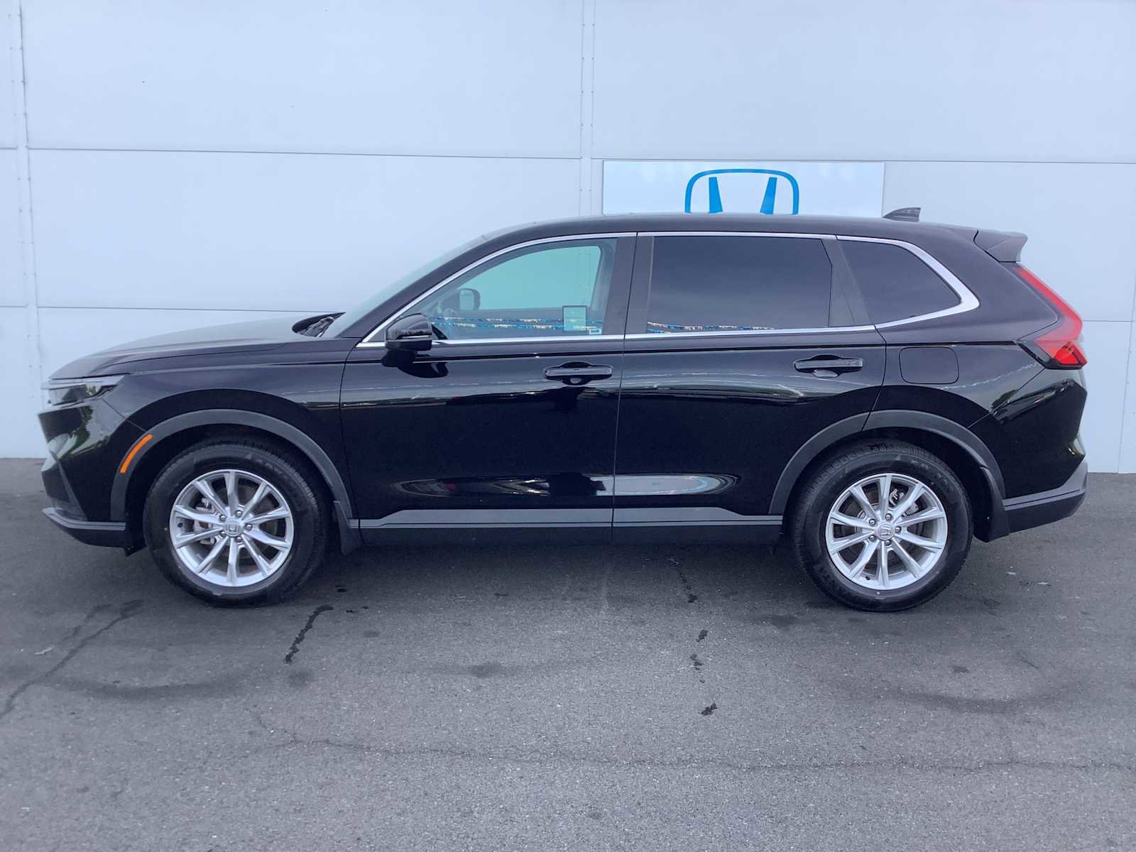 Used 2024 Honda CR-V EX-L image 2