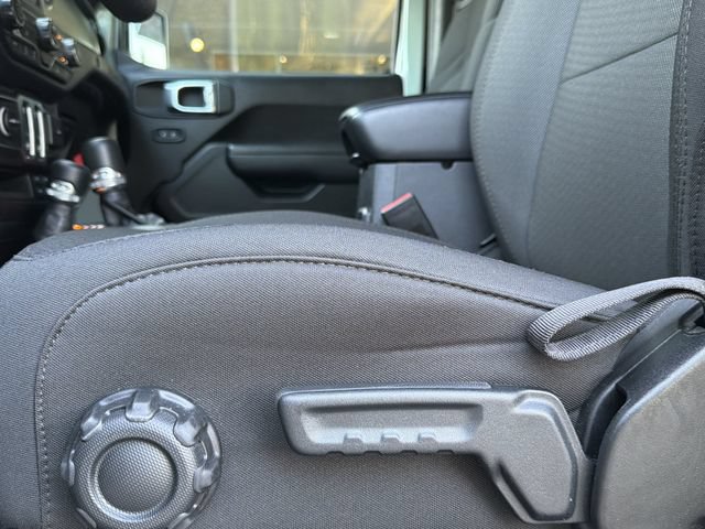 Used 2023 Jeep Wrangler Sport AWD/4WD image 13
