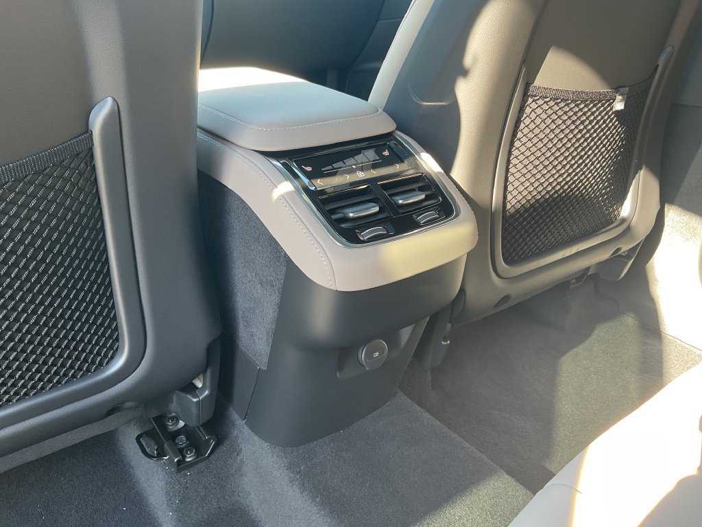 New 2027 Volvo XC90 B6 Plus AWD/4WD image 20