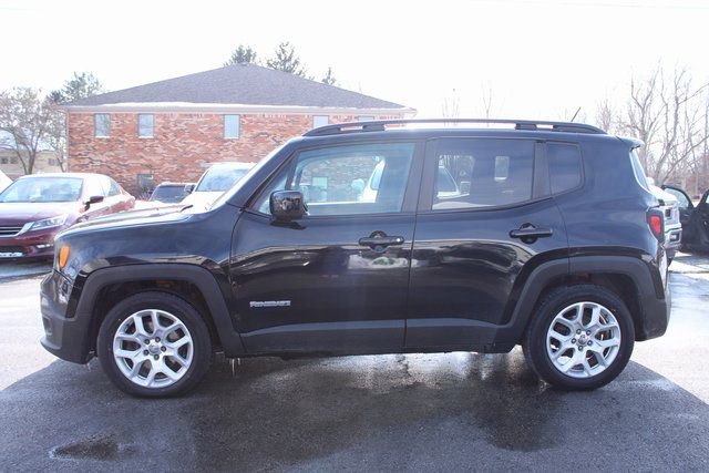 Used 2016 Jeep Renegade Latitude w/ Cold Weather Group FWD image 5