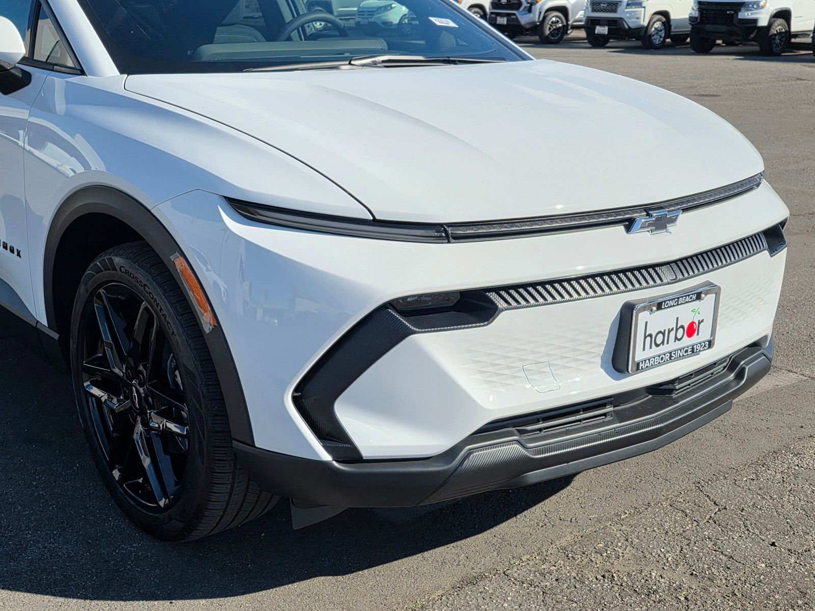 New 2026 Chevrolet Equinox EV LT w/ LPO, Blackout Package image 9
