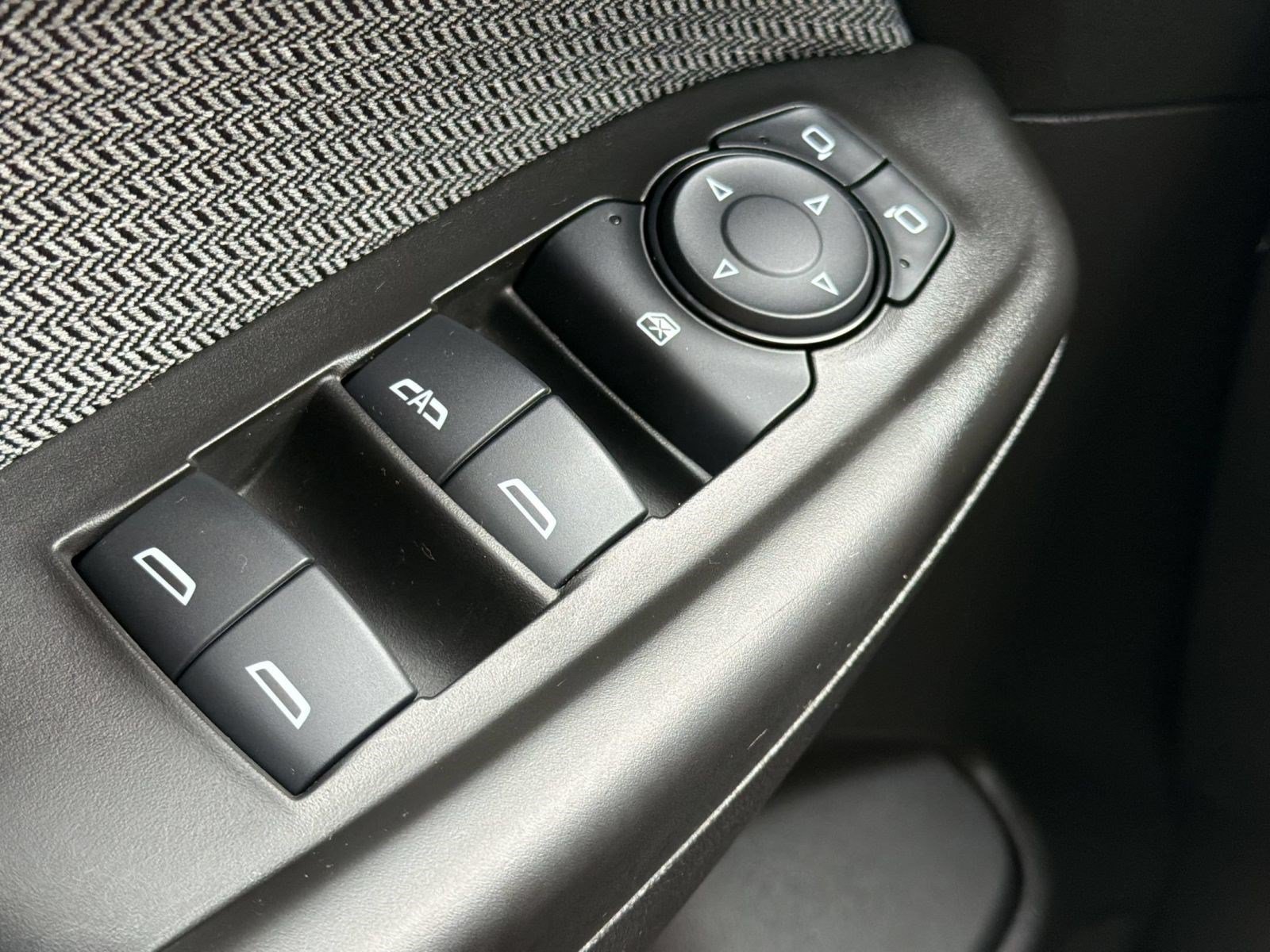 Used 2025 Chevrolet TrailBlazer LT FWD image 29