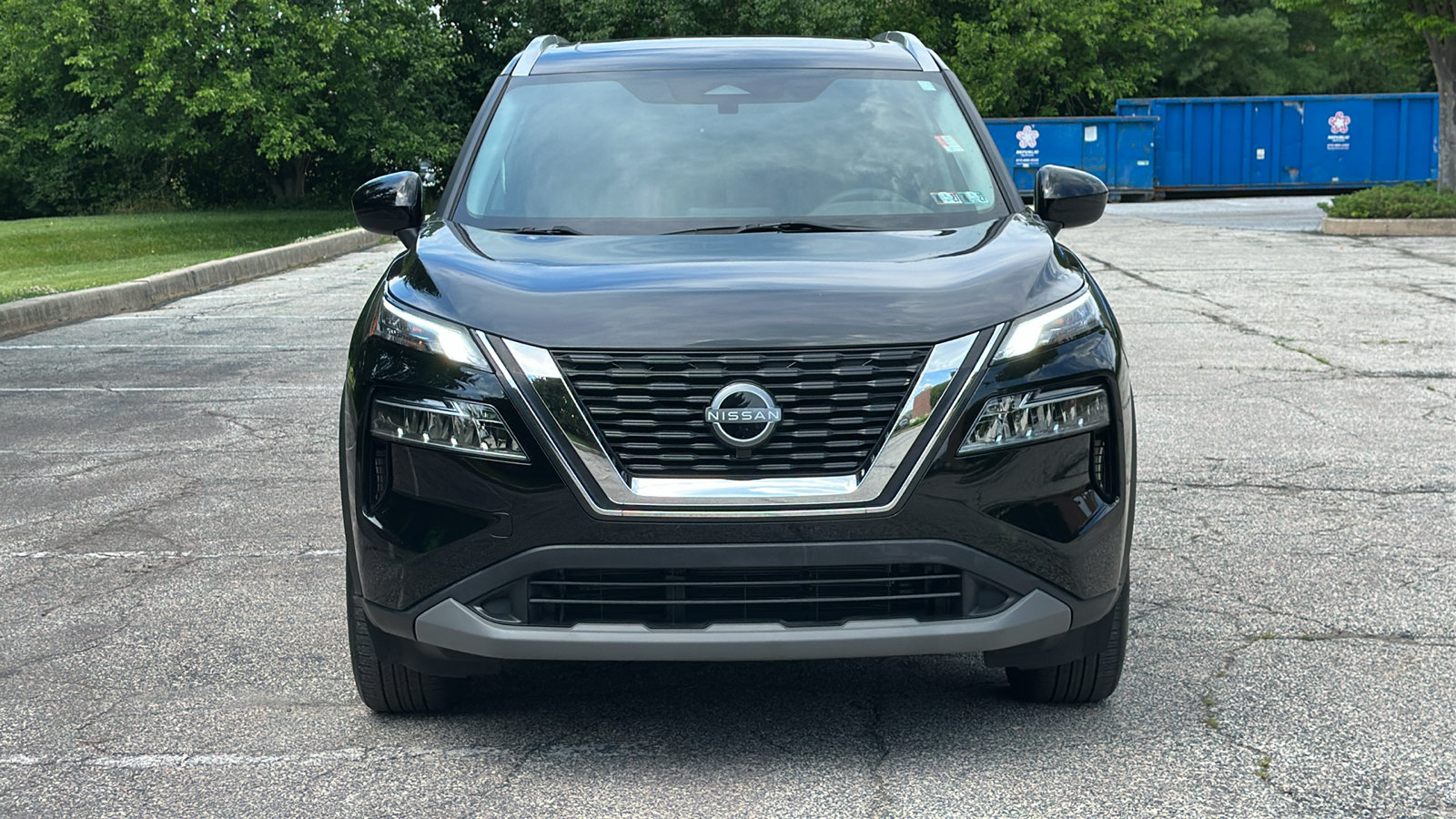 Certified 2023 Nissan Rogue SV w/ SV Premium B Package AWD/4WD image 3