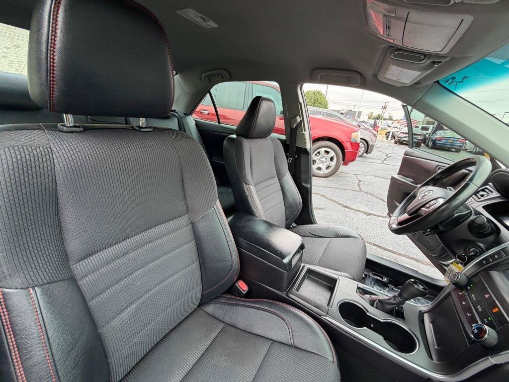 Used 2017 Toyota Camry SE FWD image 25