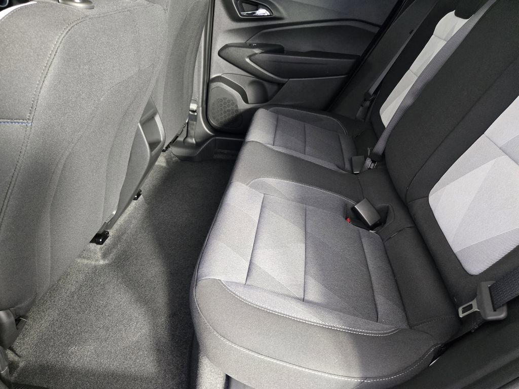 New 2026 Chevrolet Trax LS w/ Driver Confidence Package image 33