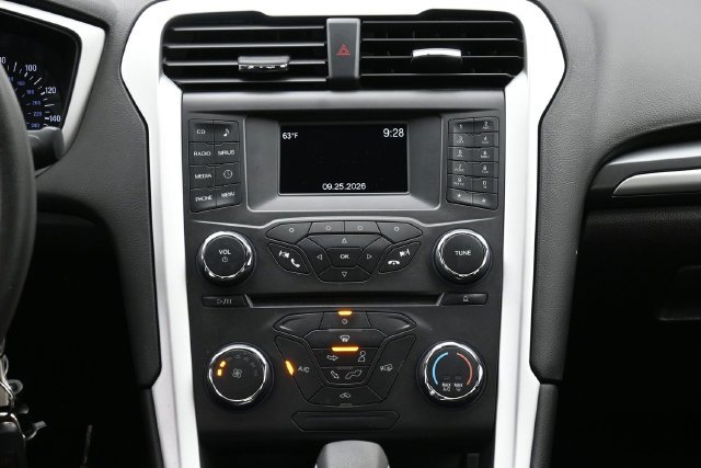 Used 2016 Ford Fusion SE FWD image 20