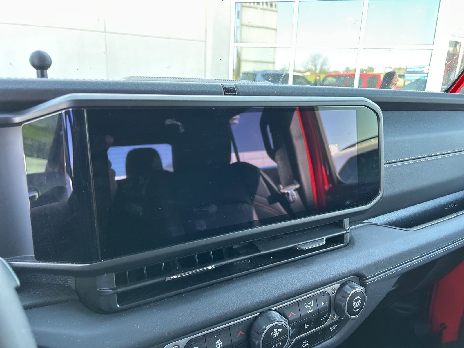 Used 2025 Jeep Gladiator High Tide image 2