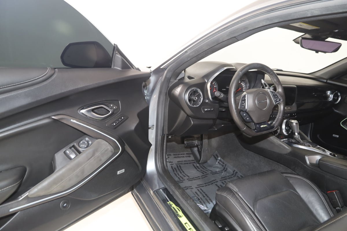 Used 2020 Chevrolet Camaro SS RWD image 52