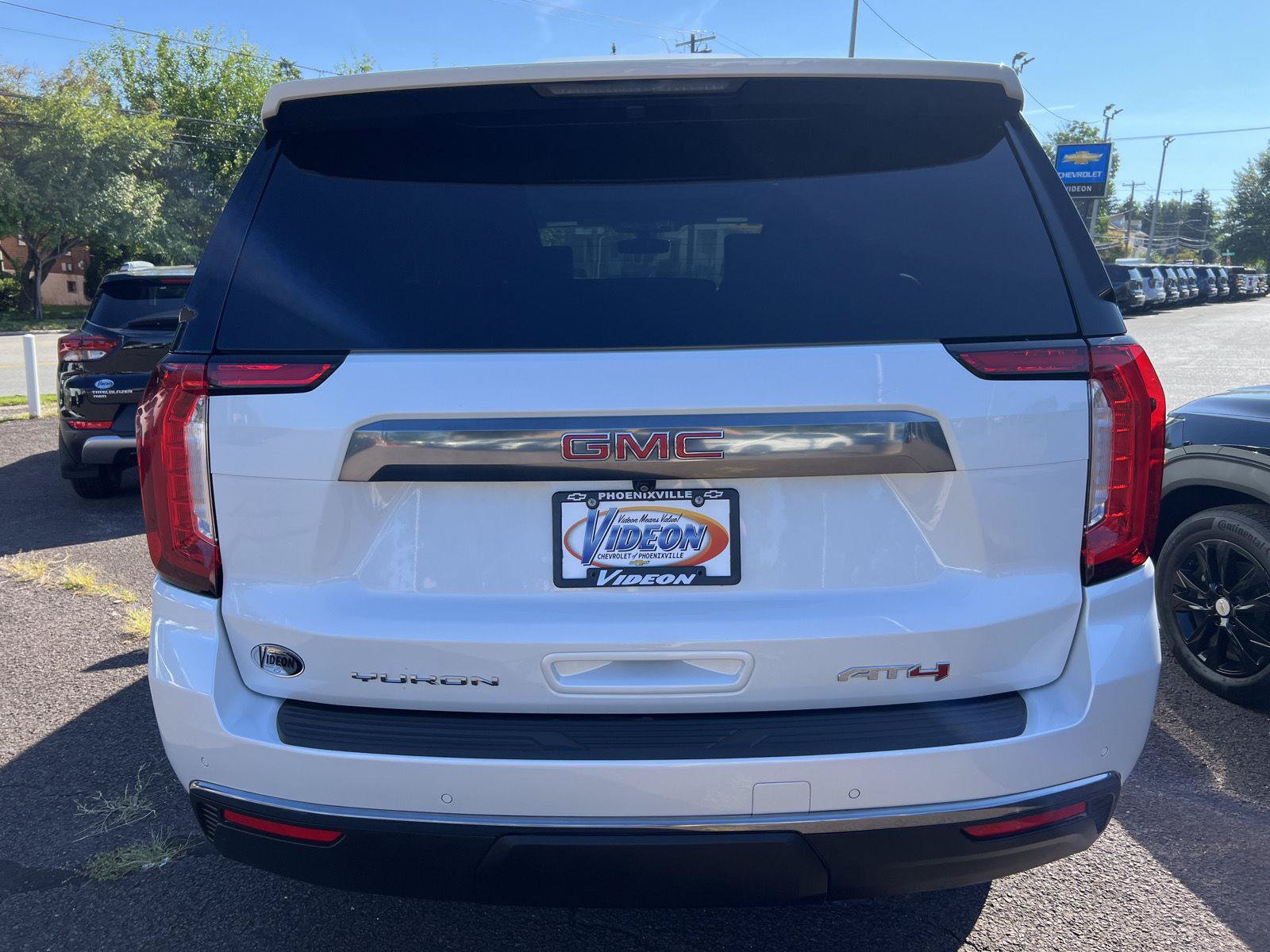 Used 2021 GMC Yukon AT4 w/ AT4 Premium Plus Package AWD/4WD image 6