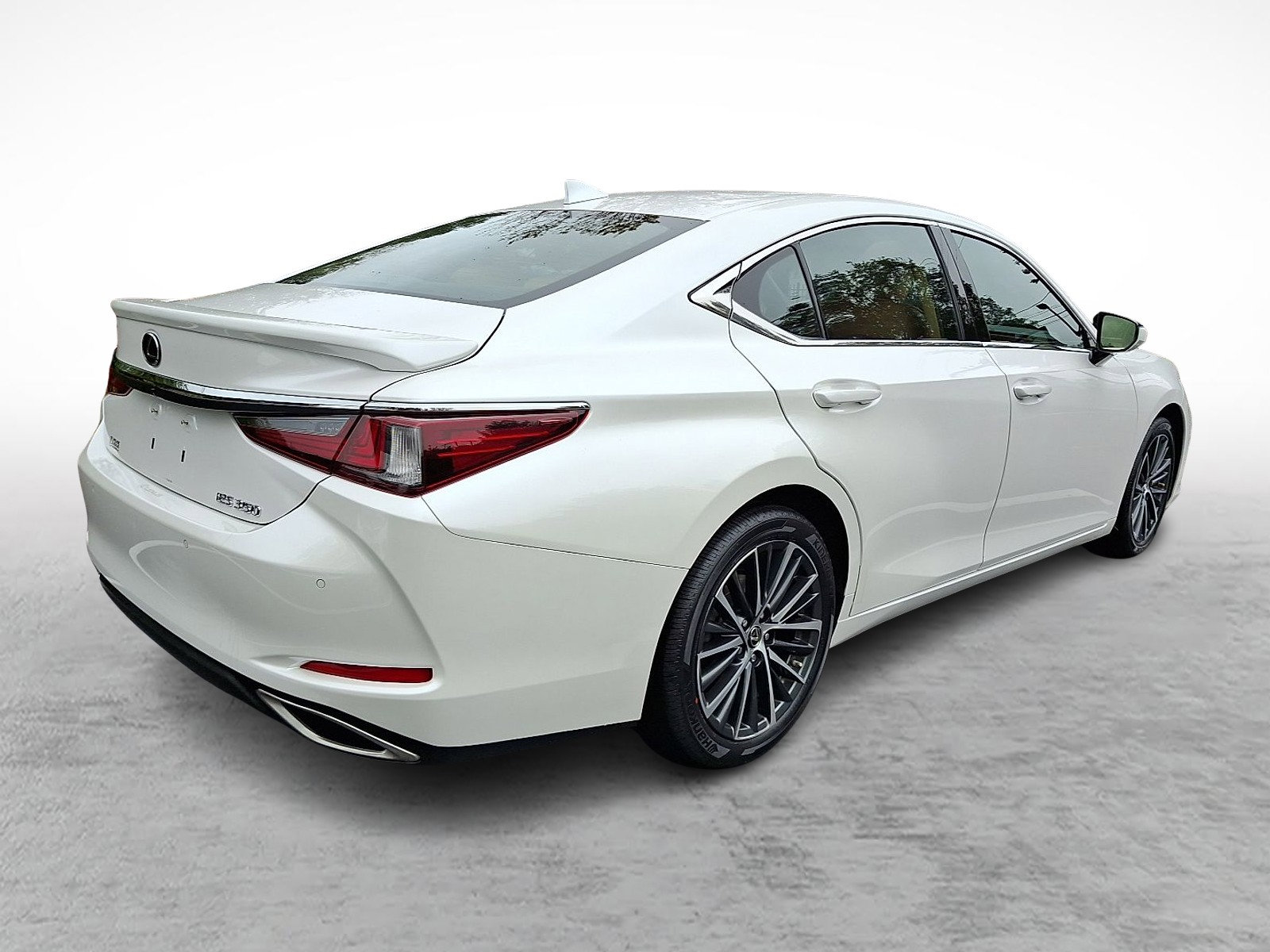 Certified 2022 Lexus ES 350 w/ Premium Package image 6
