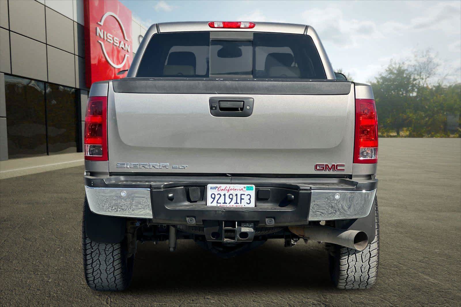 Used 2014 GMC Sierra 2500 SLT w/ SLT Convenience Package AWD/4WD image 7