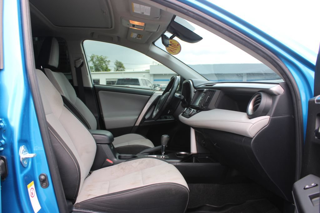 Used 2018 Toyota RAV4 XLE AWD/4WD image 27
