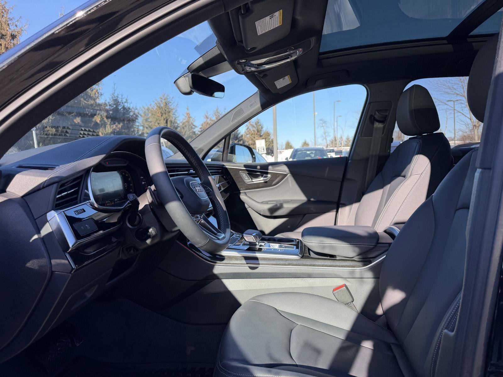 Used 2025 Audi Q7 2.0T Premium w/ Convenience Plus Package image 12