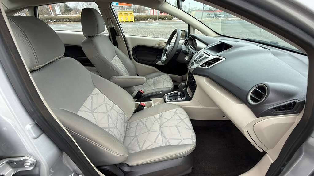 Used 2012 Ford Fiesta SE w/ Winter Pkg FWD image 26