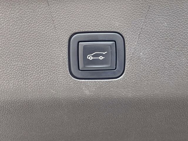 Used 2023 Cadillac Escalade Premium Luxury image 11