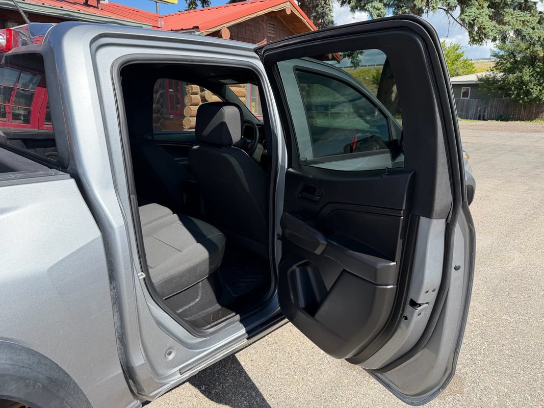 Used 2025 Chevrolet Colorado Trail Boss AWD/4WD image 18