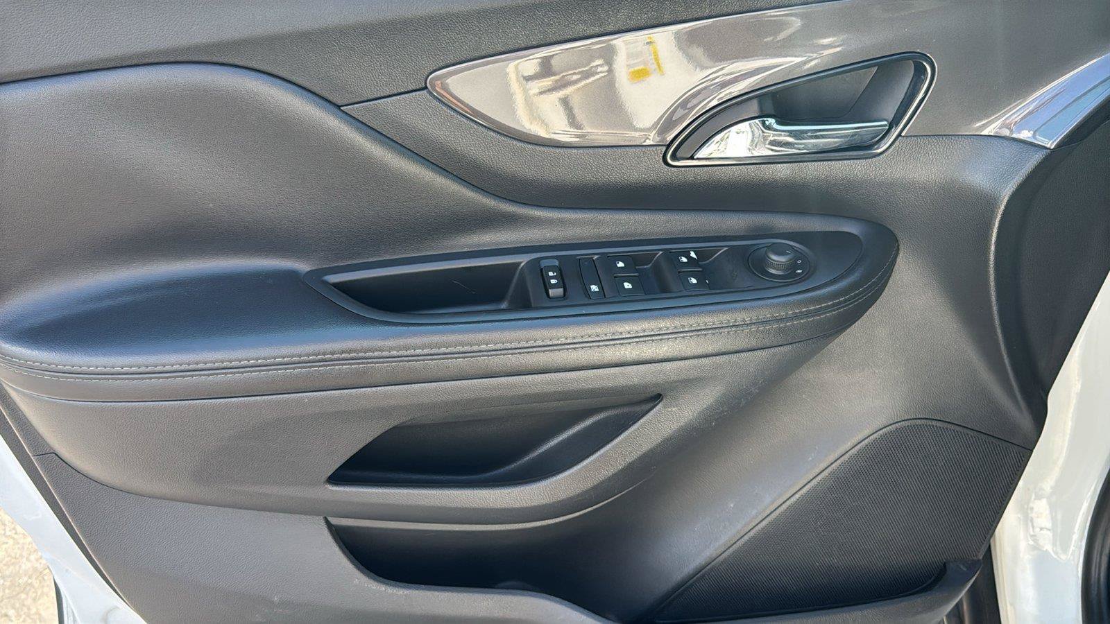 Used 2020 Buick Encore Preferred FWD image 8