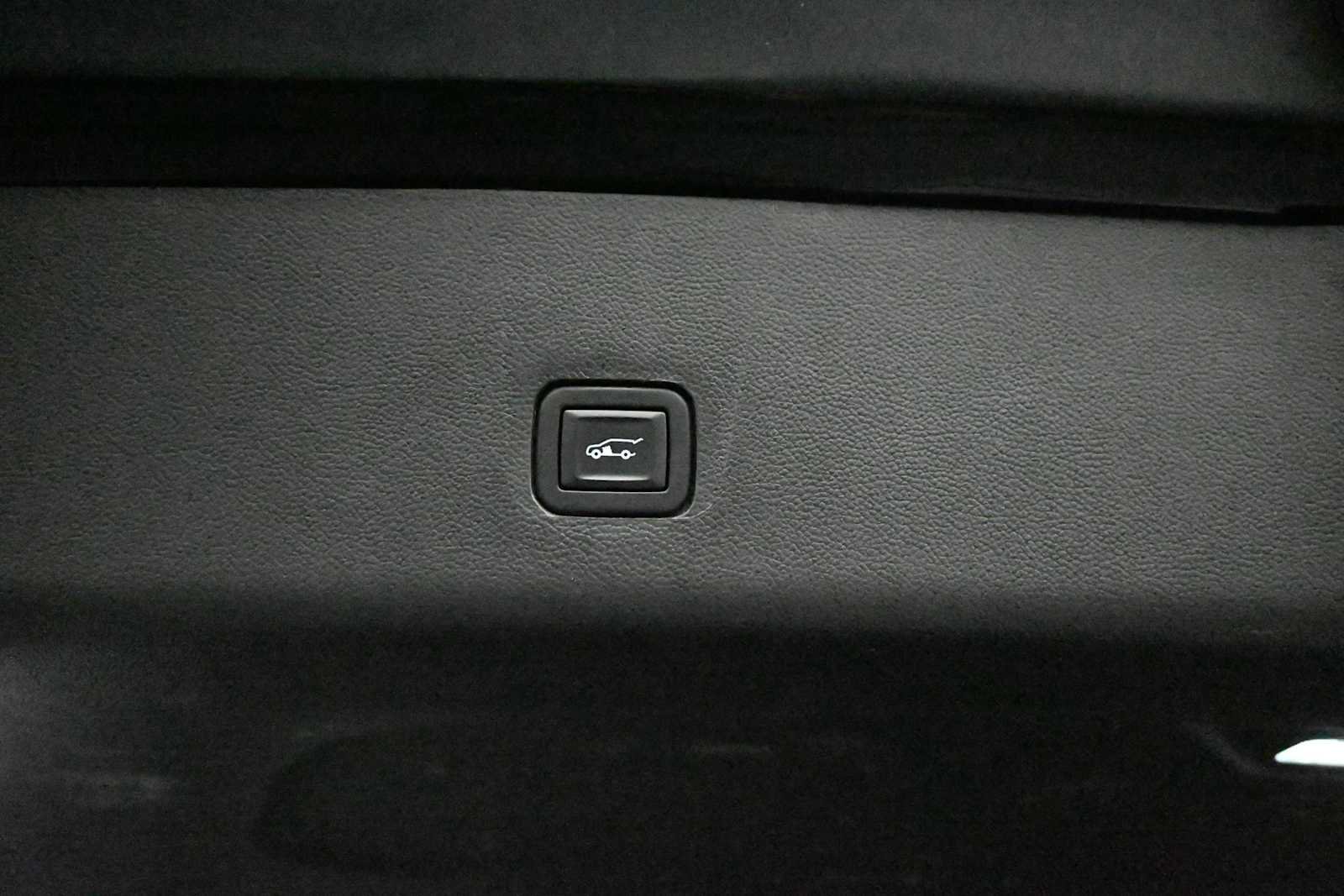 Used 2020 Chevrolet Traverse LT w/ LPO, Blackout Package AWD/4WD image 27