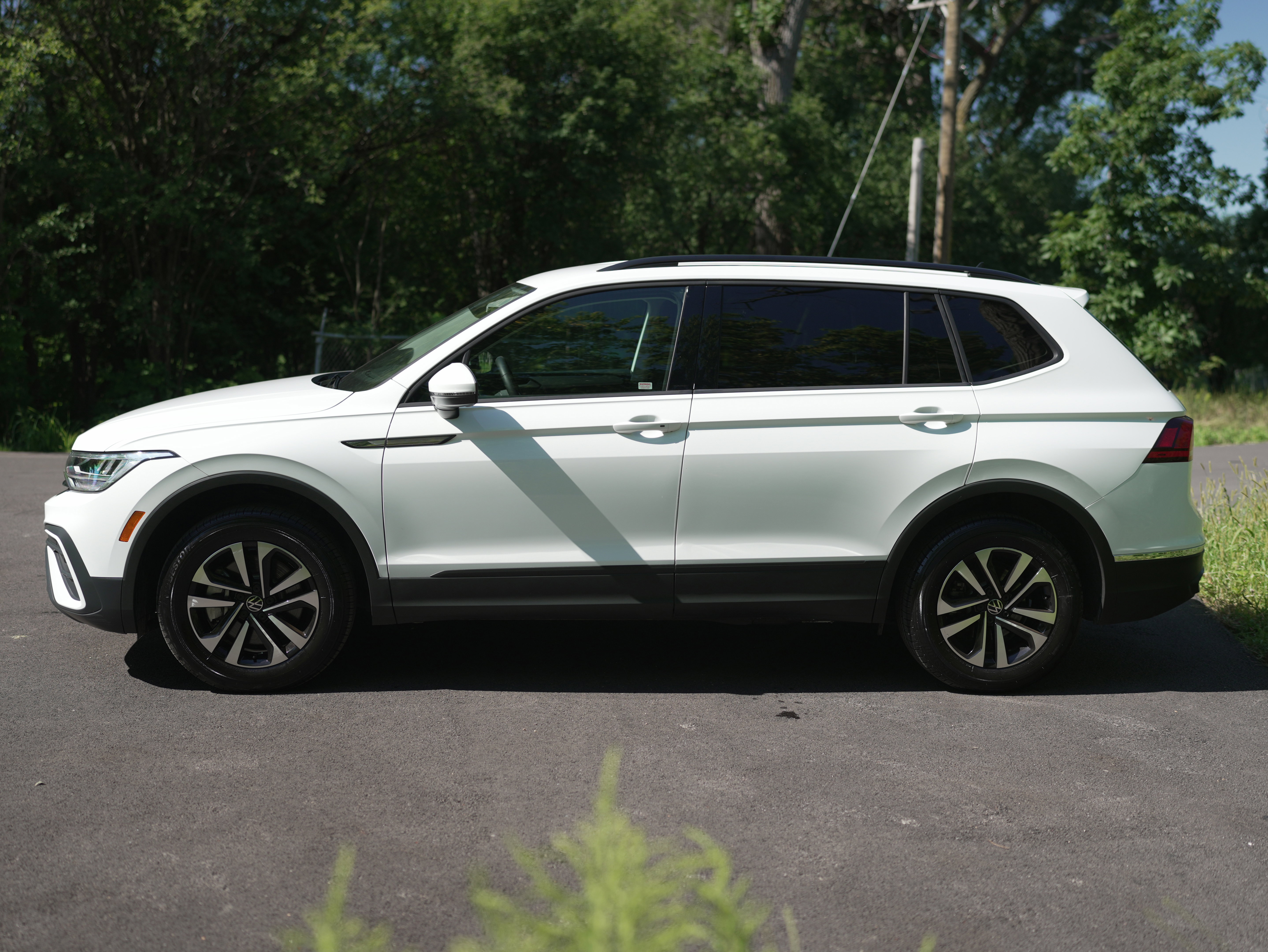 Certified 2024 Volkswagen Tiguan S image 10