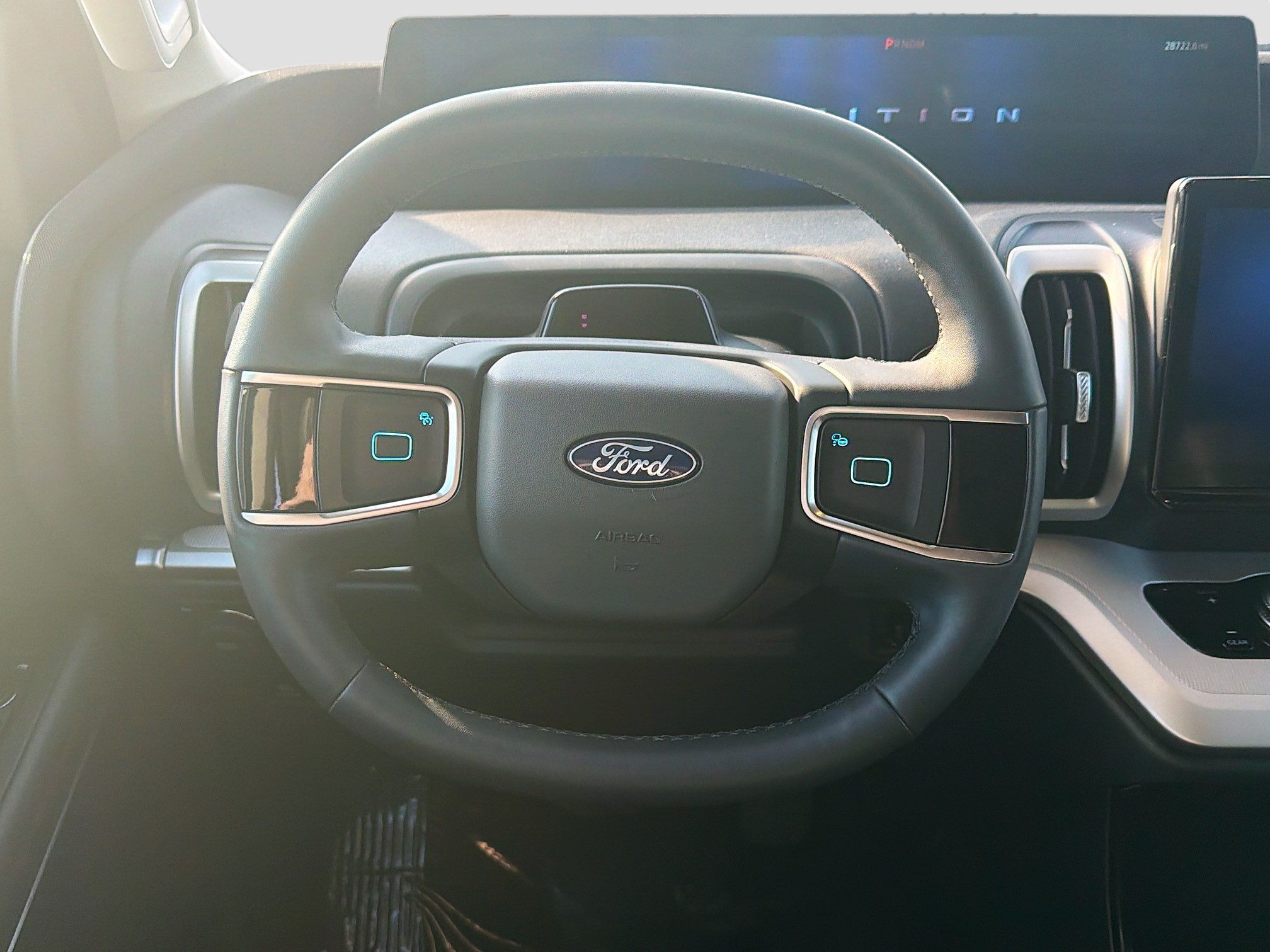 Used 2025 Ford Expedition Active AWD/4WD image 18