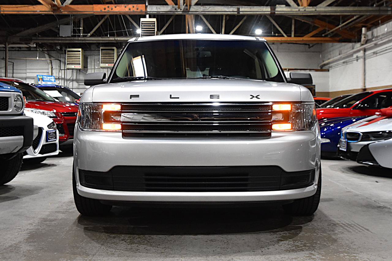 Used 2019 Ford Flex SE FWD image 2