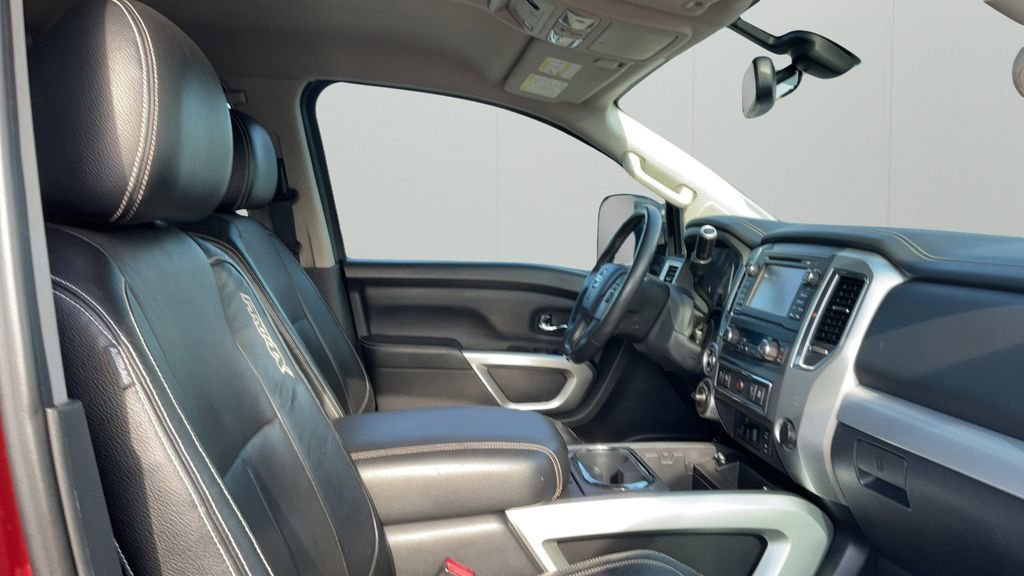 Used 2017 Nissan Titan PRO-4X w/ Pro-4x Convenience Package AWD/4WD image 33