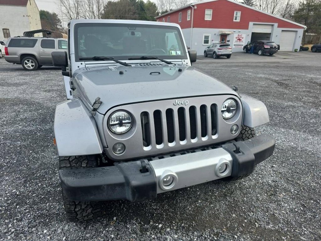 Used 2014 Jeep Wrangler Unlimited Sahara w/ Connectivity Group image 2