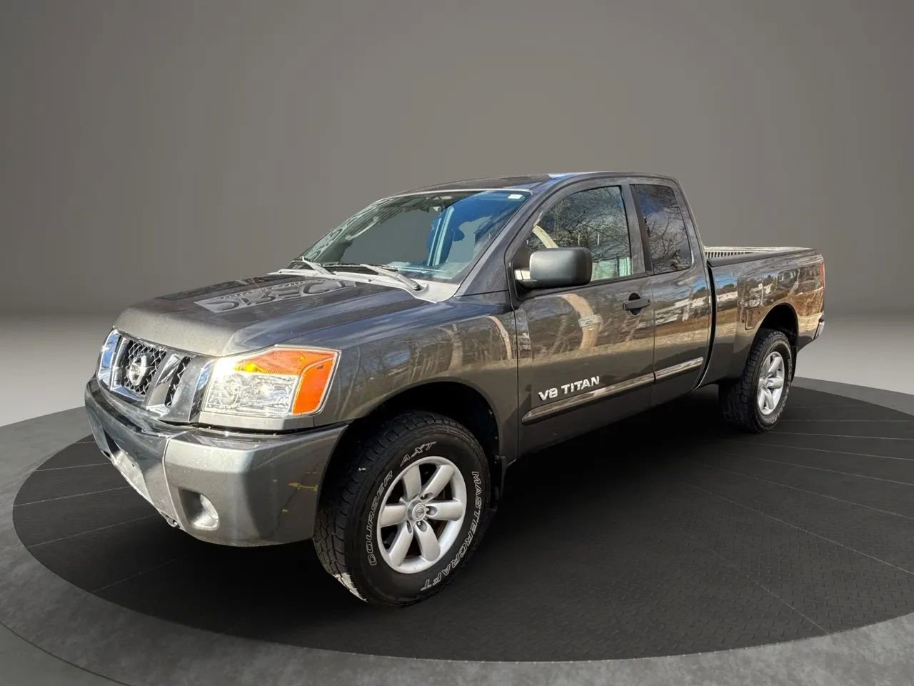 Used 2011 Nissan Titan SV w/ SV Value Truck Pkg image 9