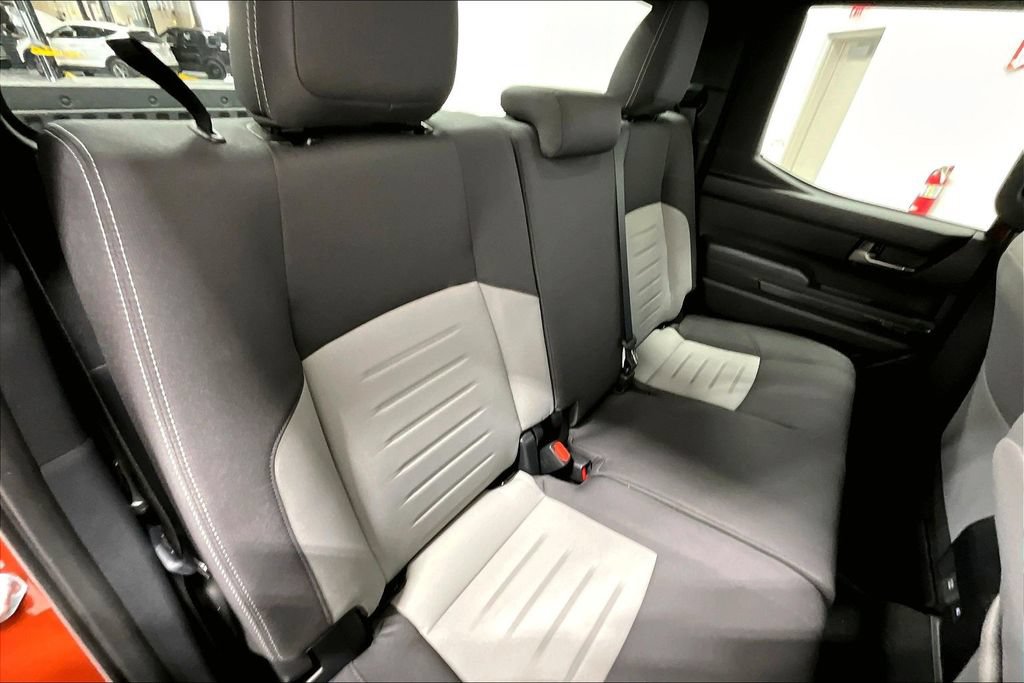 Used 2025 Toyota Tacoma TRD Sport AWD/4WD image 32