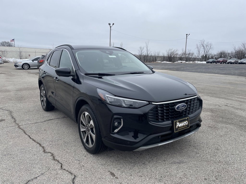 Used 2023 Ford Escape Platinum image 8
