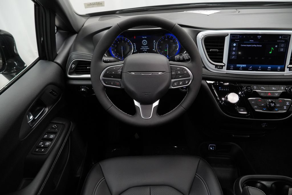 New 2027 Chrysler Pacifica Select FWD image 19