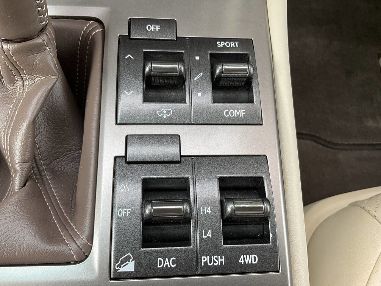 Used 2011 Lexus GX 460 Premium image 27