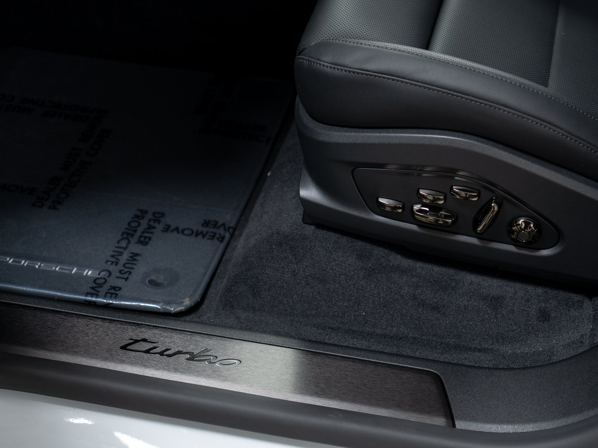 New 2026 Porsche Cayenne Turbo AWD/4WD image 19
