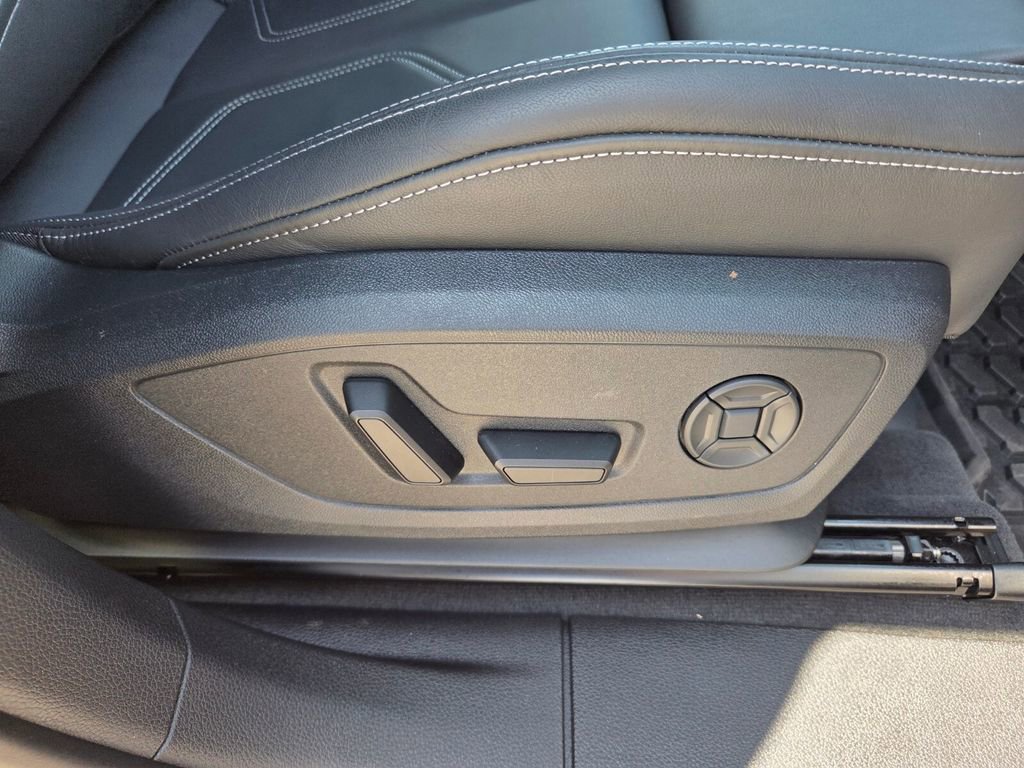 Used 2024 Audi Q3 2.0T Premium Plus w/ Premium Plus Package AWD/4WD image 18
