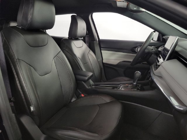 Used 2023 Jeep Compass Limited AWD/4WD image 15