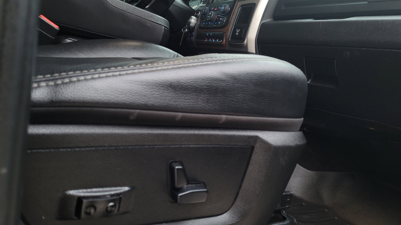 Used 2017 RAM 1500 Laramie image 33