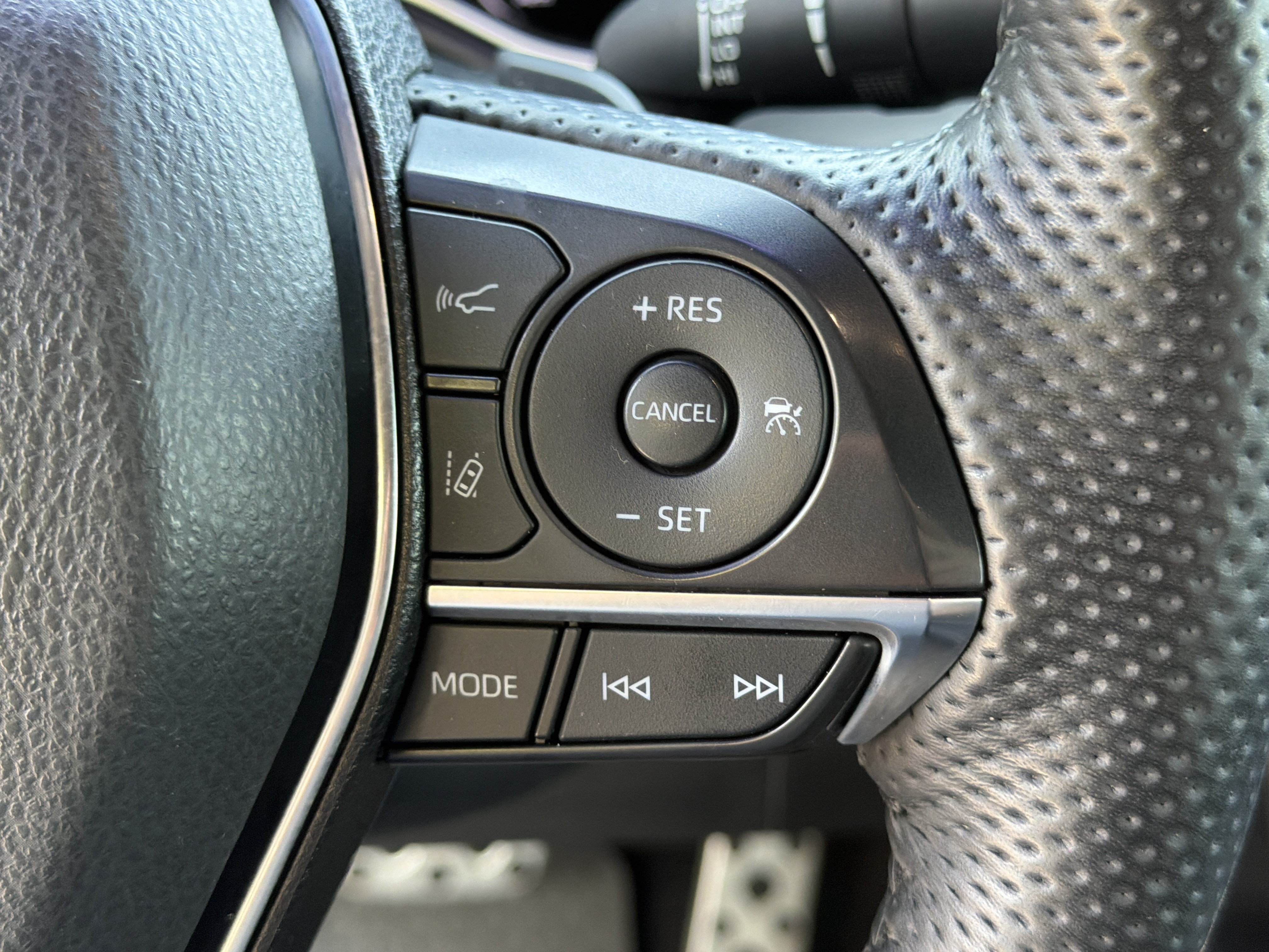 Used 2022 Toyota Avalon Touring w/ Advanced Safety Package FWD image 25