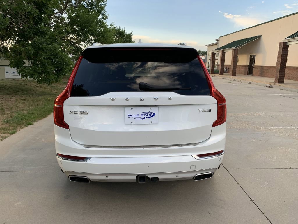Used 2016 Volvo XC90 T6 Inscription w/ Vision Package image 4