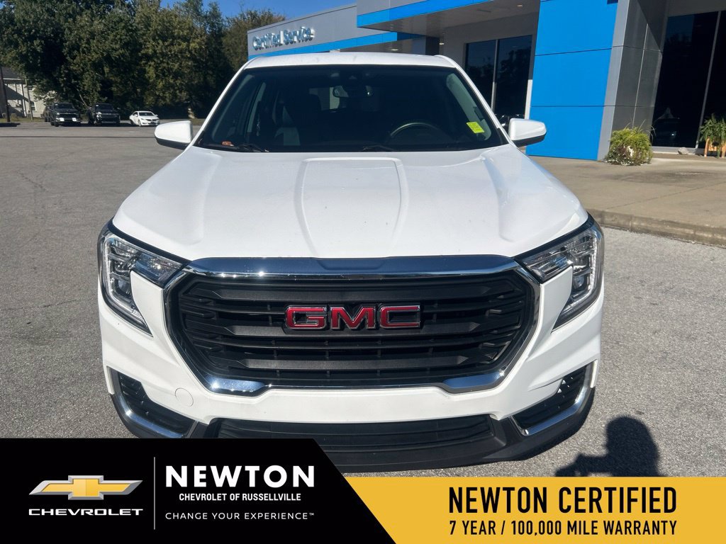 Used 2024 GMC Terrain SLE FWD image 2