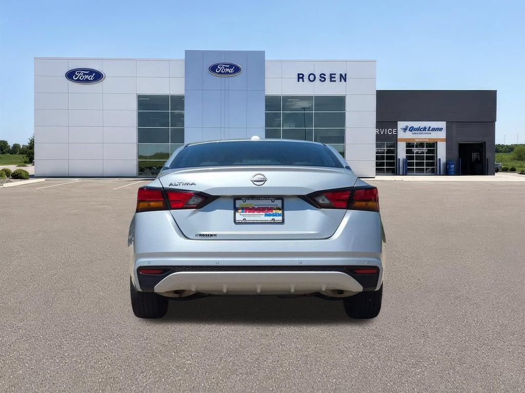 Used 2025 Nissan Altima 2.5 SV FWD image 4