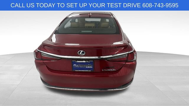 Used 2021 Lexus ES 300h w/ Premium Package image 4