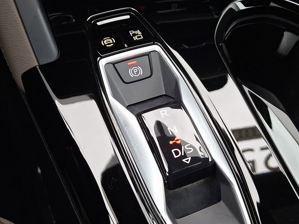 Used 2025 Audi Q5 2.0T Premium w/ Convenience Package image 16