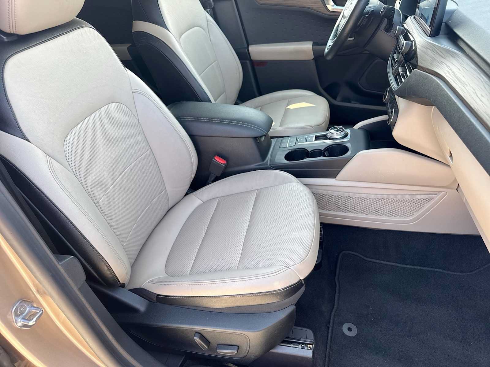 Used 2020 Ford Escape Titanium AWD/4WD image 20