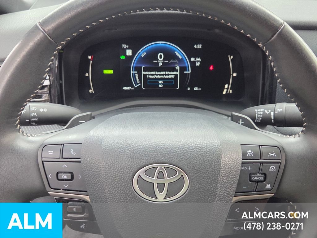 Used 2025 Toyota Camry SE image 23