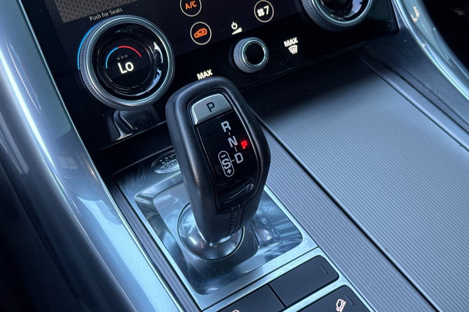 Used 2020 Land Rover Range Rover Sport HSE image 25