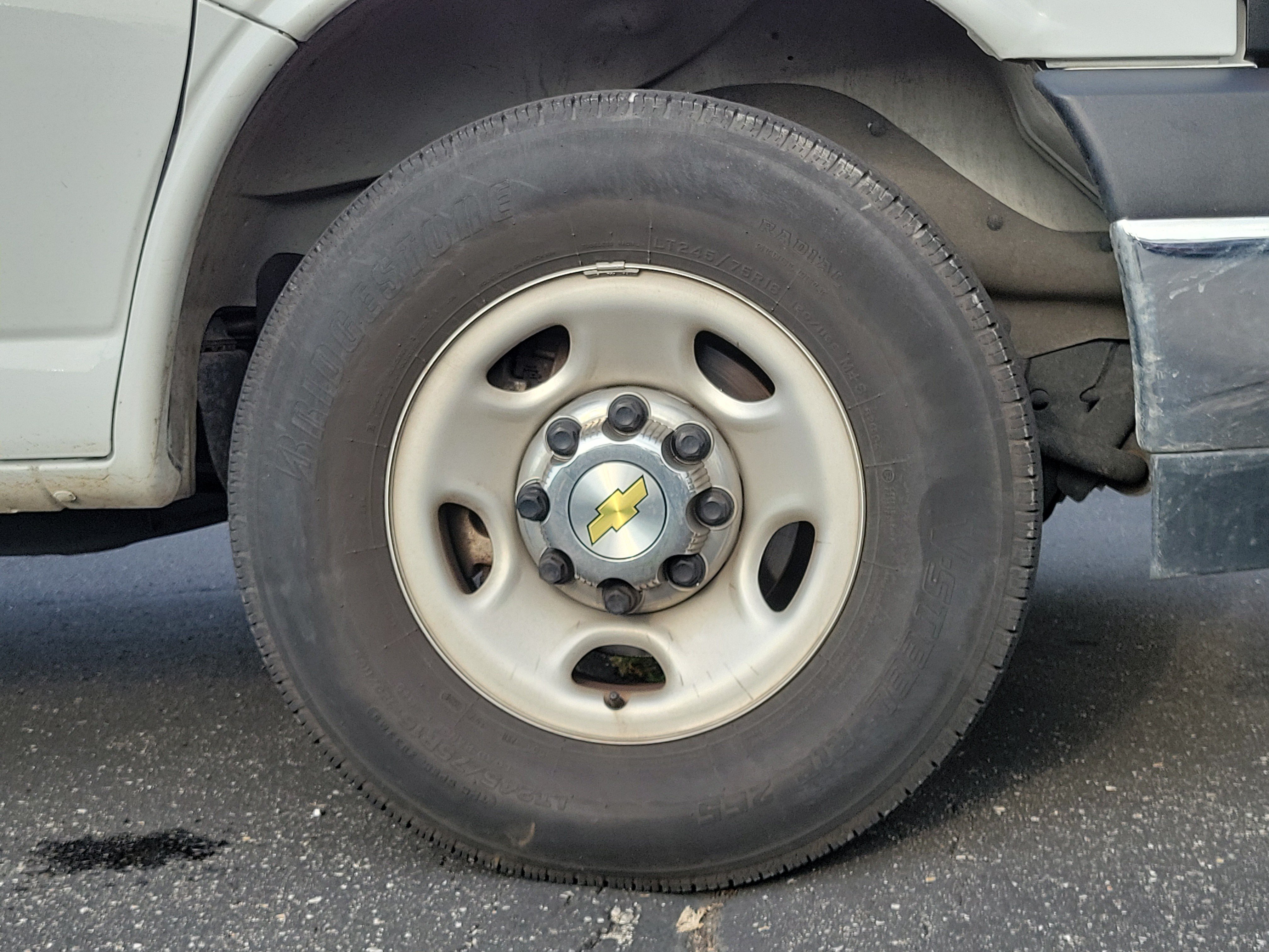 Used 2024 Chevrolet Express 3500 LT w/ LT Preferred Equipment Group RWD image 5