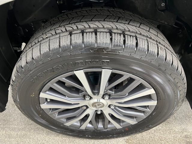 Used 2016 Lexus LX 570 4WD w/ Luxury Package image 14