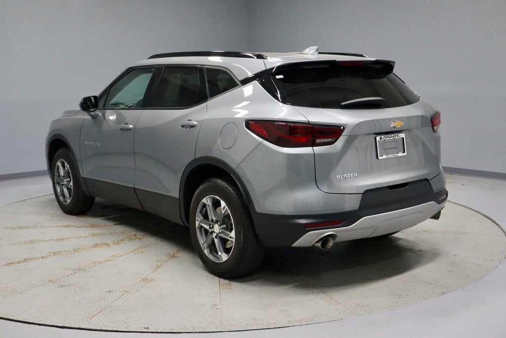 Used 2023 Chevrolet Blazer LT w/ Convenience Package FWD image 9
