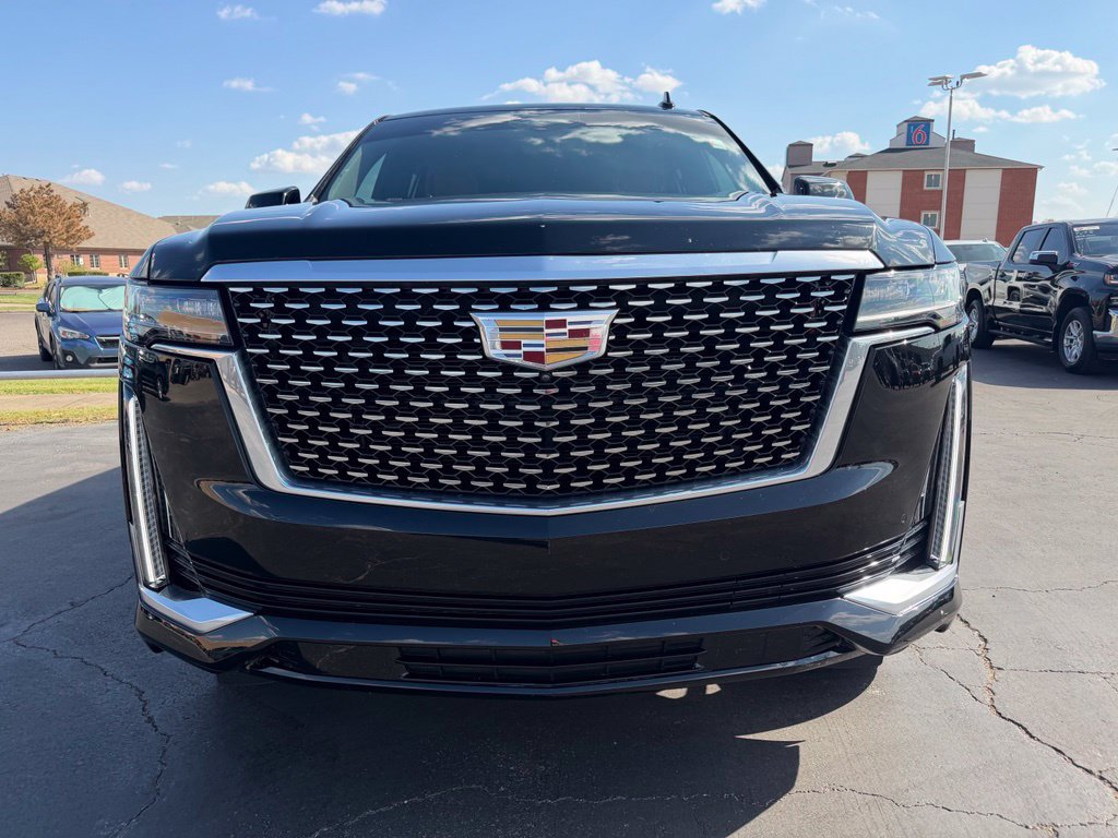 Used 2024 Cadillac Escalade Premium Luxury AWD/4WD image 8